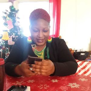 Meet your Posher, Monique